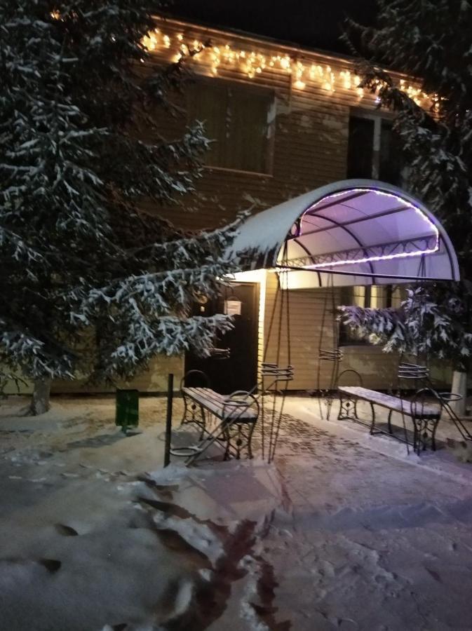 Hotel Gostynnyi Dvir Sharhorod Exterior foto