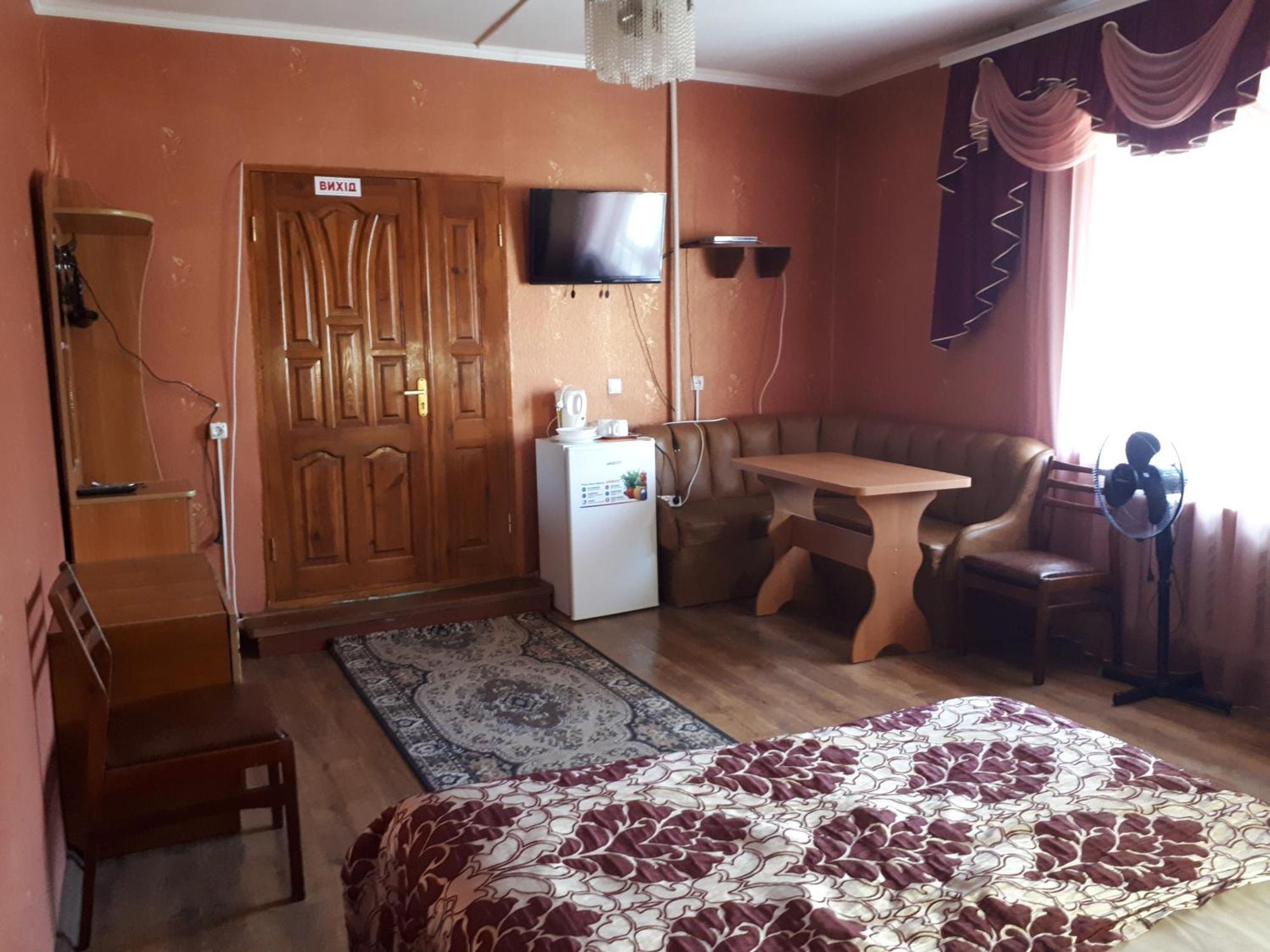 Hotel Gostynnyi Dvir Sharhorod Exterior foto
