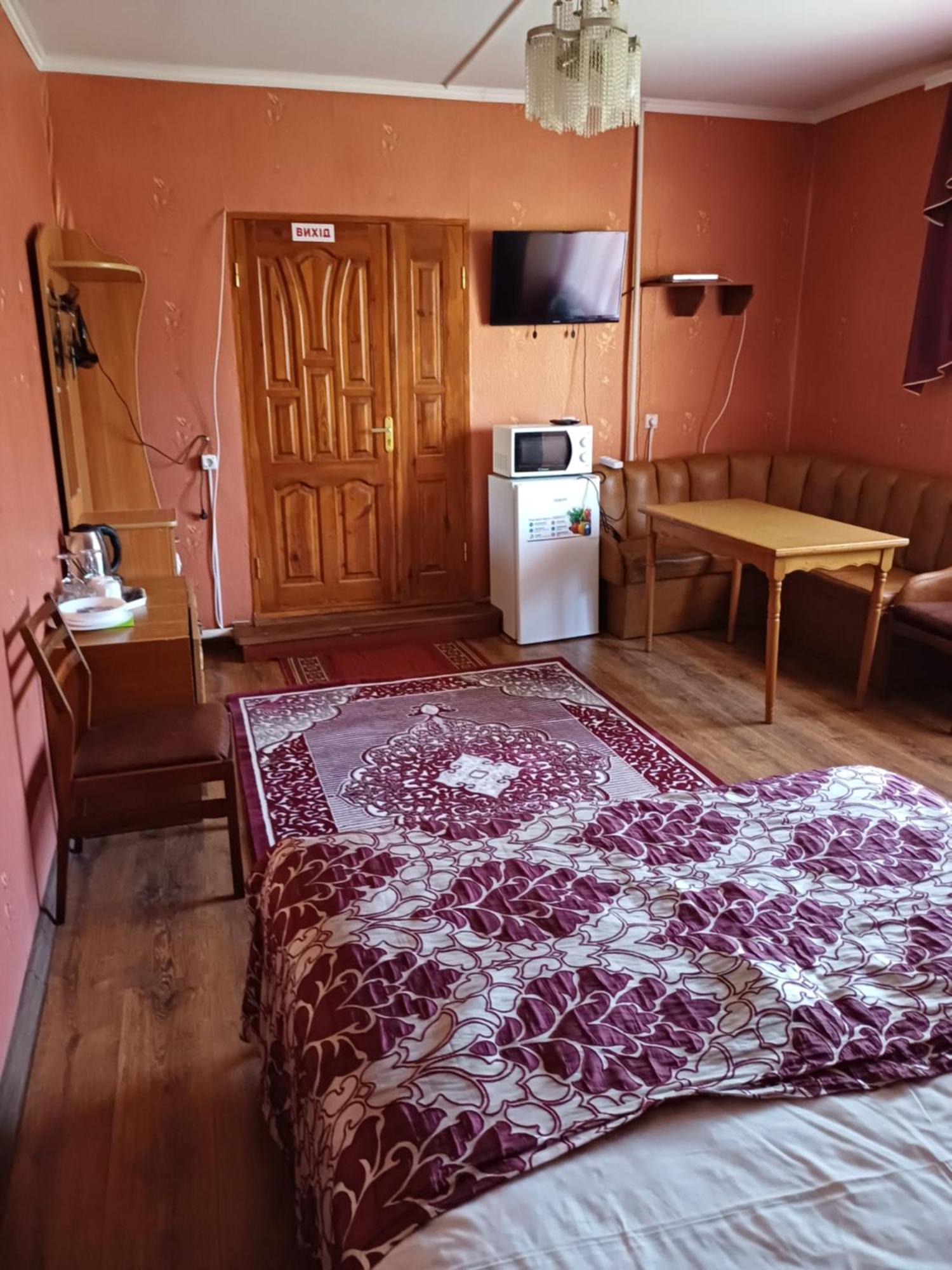 Hotel Gostynnyi Dvir Sharhorod Exterior foto